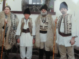 Ilinca Alexandru, tatăl lui, și cei doi fii ai săi